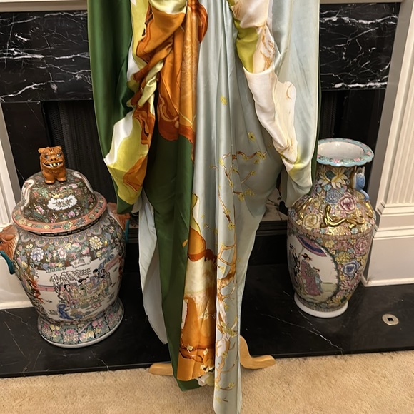 NWT silky print kimono/yukata. Green print! - Picture 4 of 4